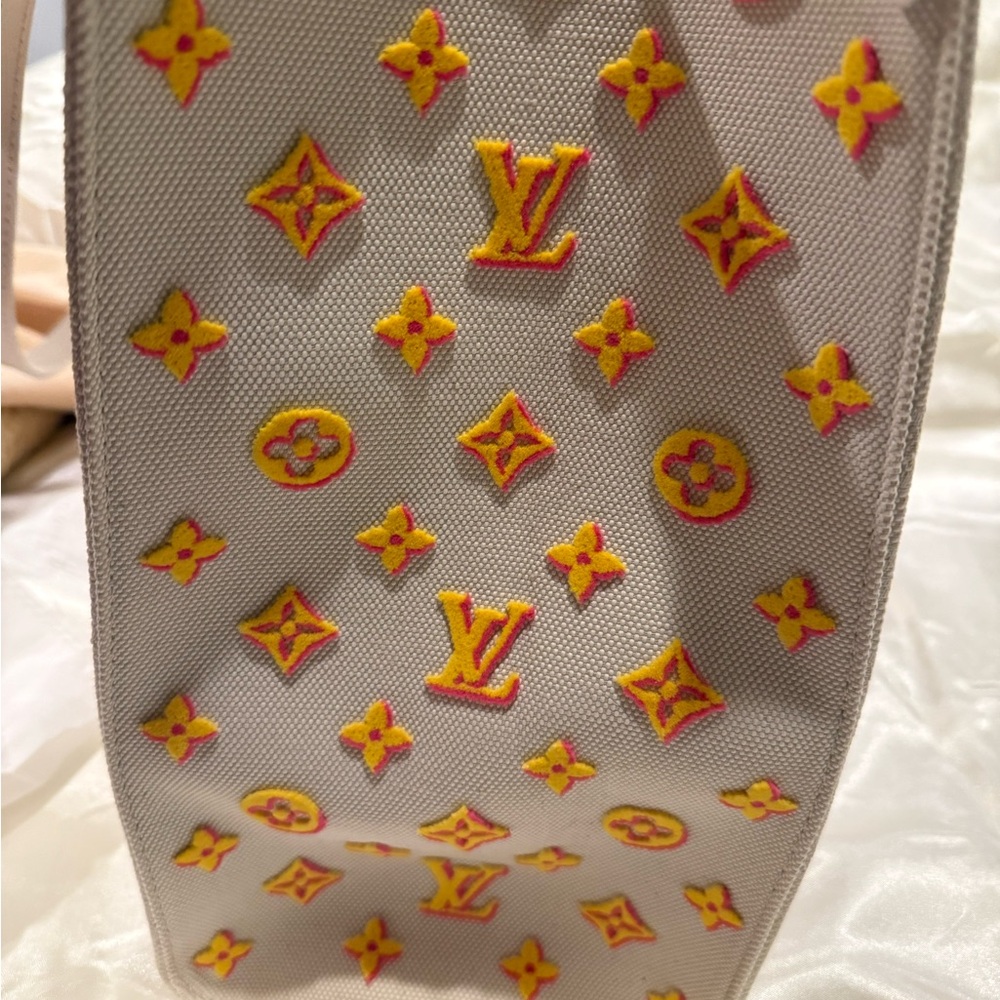 Beverly Hills OnTheGo GM Tote Bag by Louis Vuitton - Picture 5 of 11